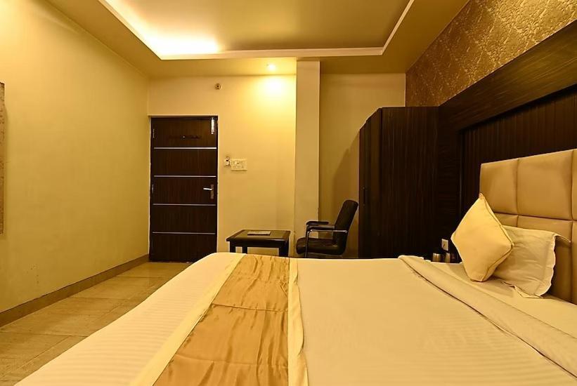 Hotel I.P. Palace Lucknow Bagian luar foto