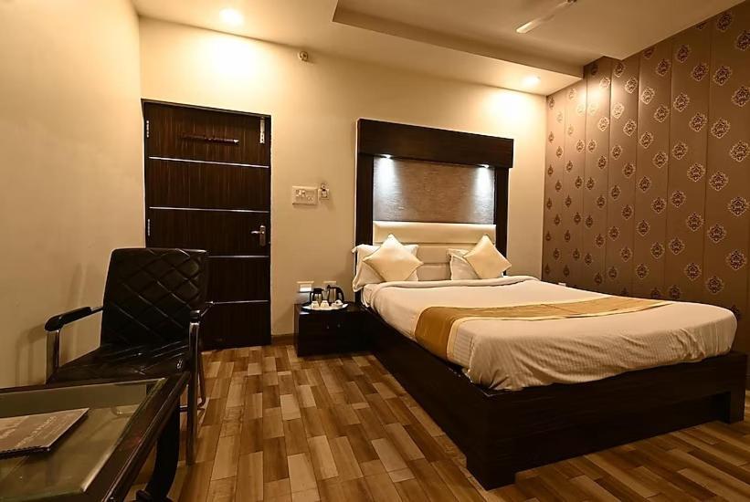 Hotel I.P. Palace Lucknow Bagian luar foto
