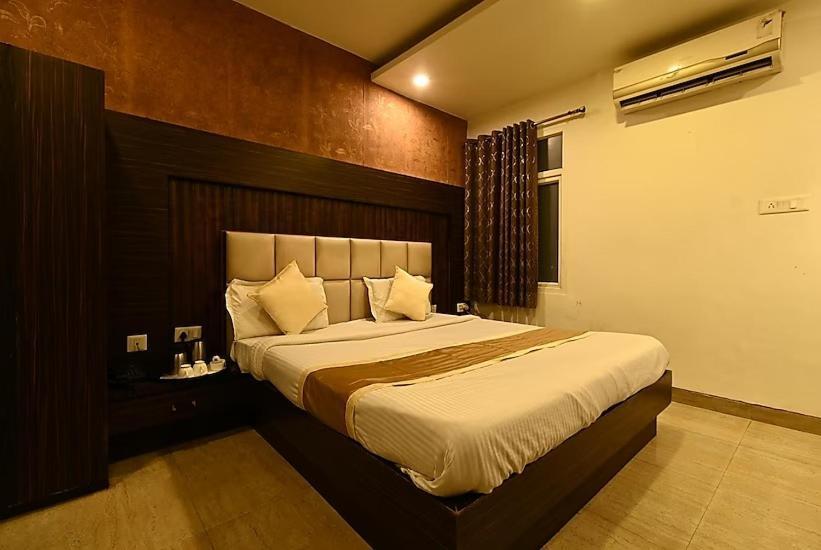 Hotel I.P. Palace Lucknow Bagian luar foto