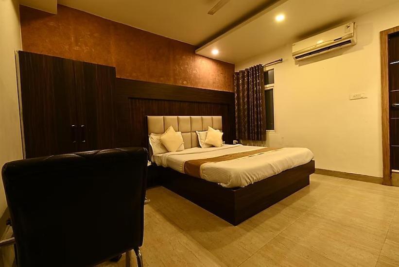 Hotel I.P. Palace Lucknow Bagian luar foto
