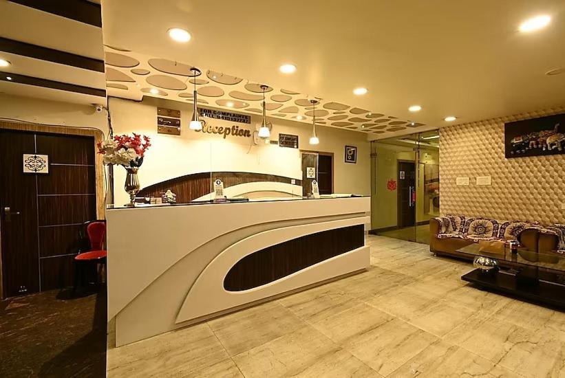Hotel I.P. Palace Lucknow Bagian luar foto