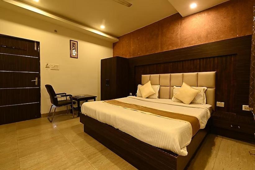 Hotel I.P. Palace Lucknow Bagian luar foto